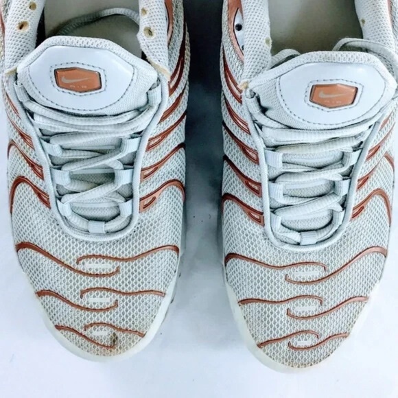 Nike Air Max Plus GS Womens Sneaker Cushioned Pure Platinum Sz 7 Y / 8.5 Womens - Picture 3 of 11